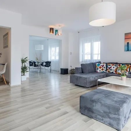 Casa de Férias Stunning In Pula