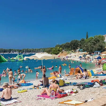 In With Outdoor Swimming Pool * Pula